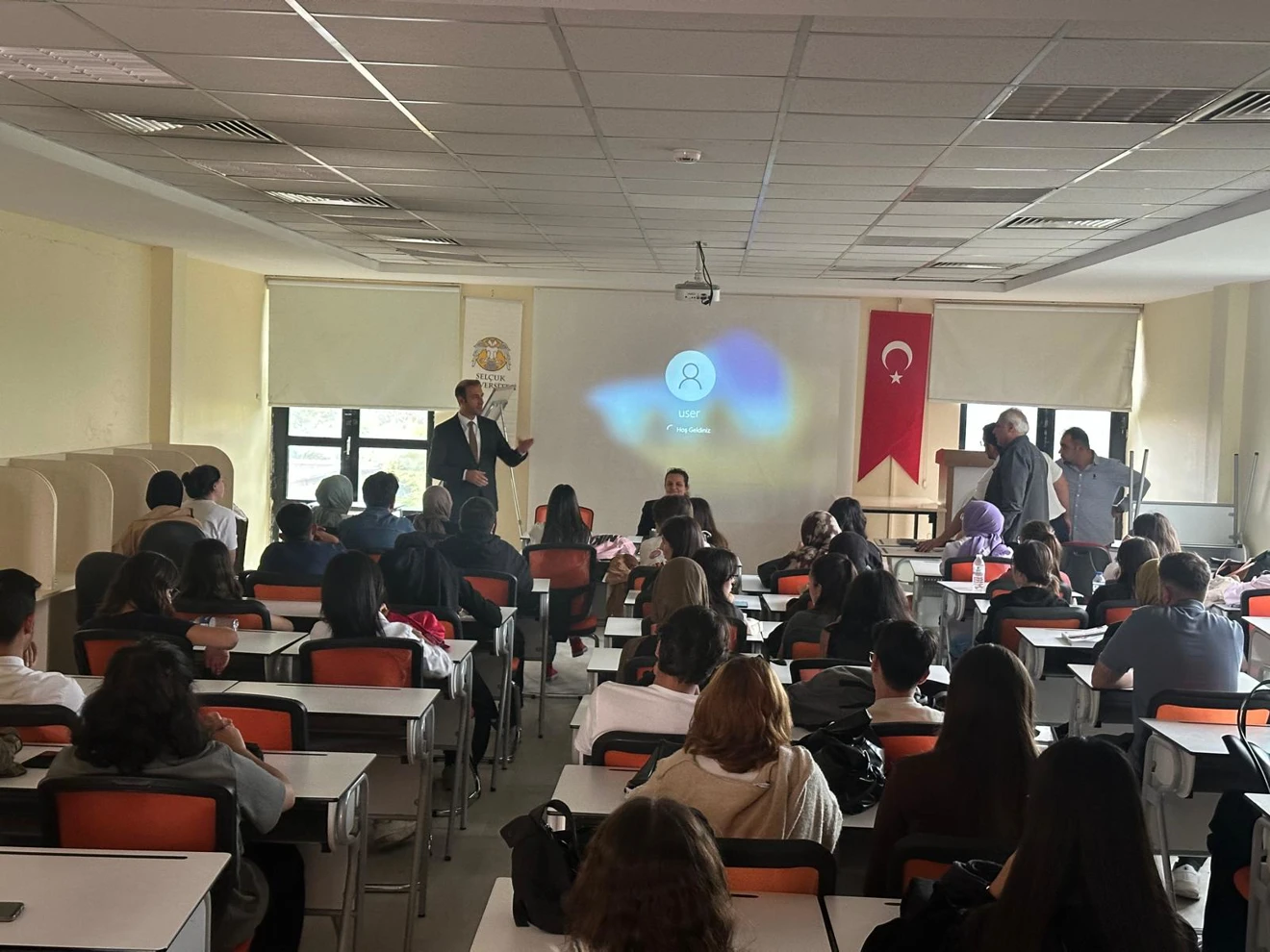 Genç Kimyagerler Kütüphanemizdeydi